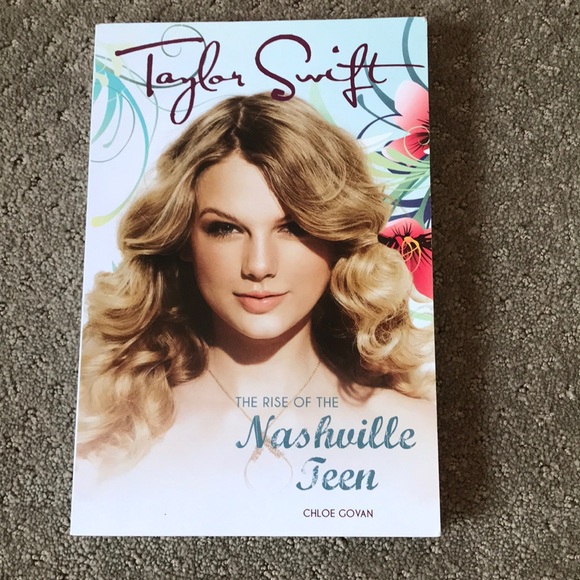 Taylor Swift book-the Rise of the Nashville Teen - Picture 1 of 2